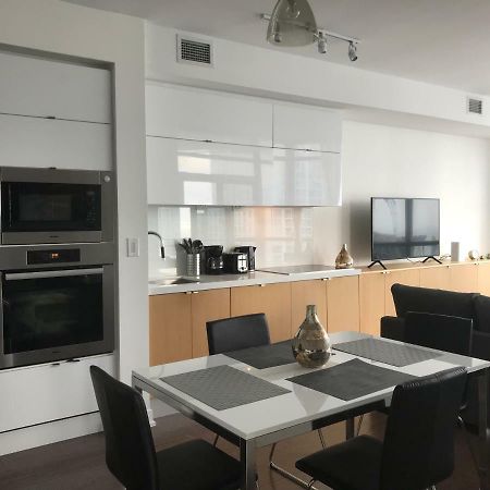 Toronto Downtown Luxurious Stylish 3 Bedroom 3 Bath 2 Balconies Near Rogers Centre Lakeview Condo エクステリア 写真