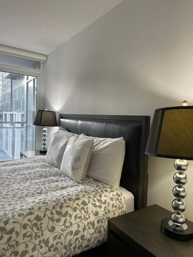Toronto Downtown Luxurious Stylish 3 Bedroom 3 Bath 2 Balconies Near Rogers Centre Lakeview Condo エクステリア 写真