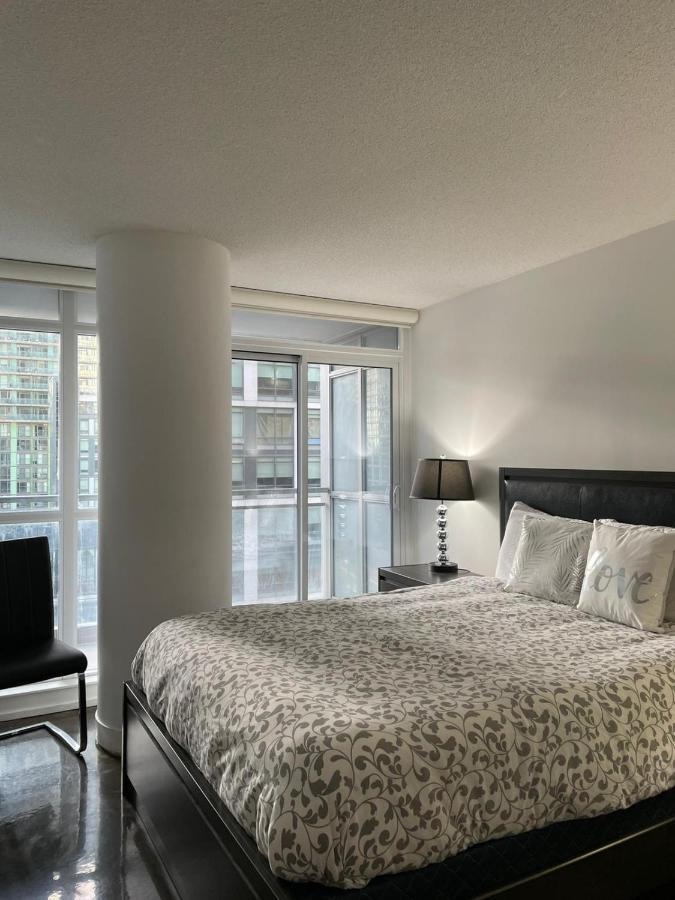 Toronto Downtown Luxurious Stylish 3 Bedroom 3 Bath 2 Balconies Near Rogers Centre Lakeview Condo エクステリア 写真
