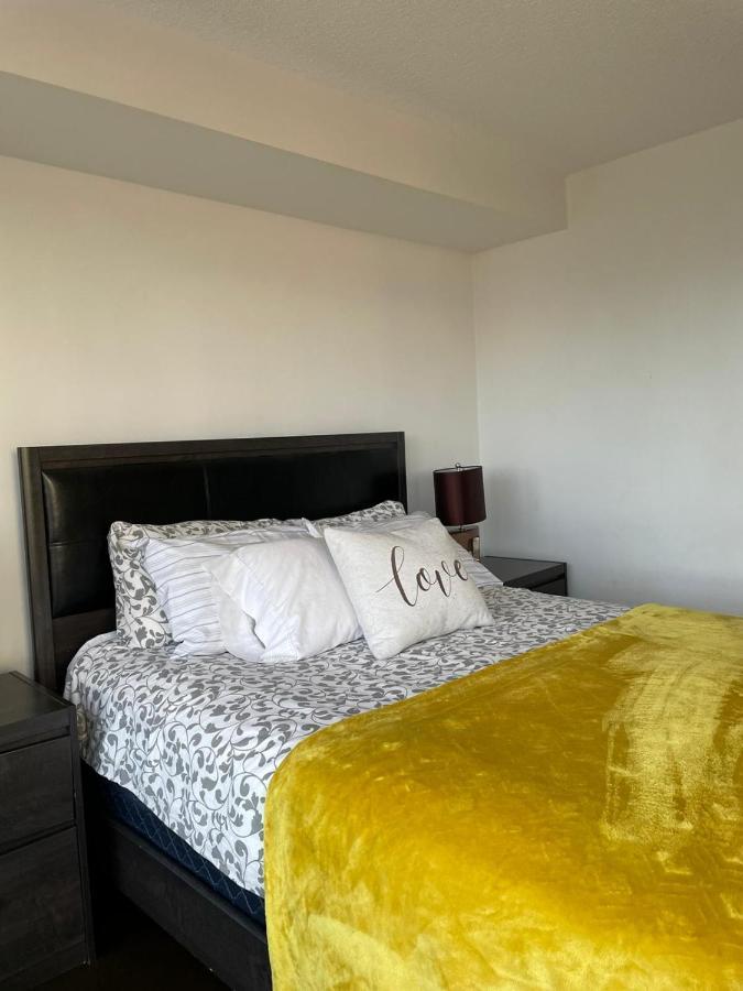 Toronto Downtown Luxurious Stylish 3 Bedroom 3 Bath 2 Balconies Near Rogers Centre Lakeview Condo エクステリア 写真