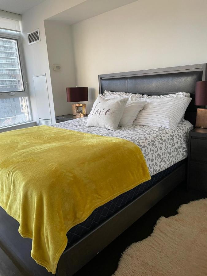 Toronto Downtown Luxurious Stylish 3 Bedroom 3 Bath 2 Balconies Near Rogers Centre Lakeview Condo エクステリア 写真