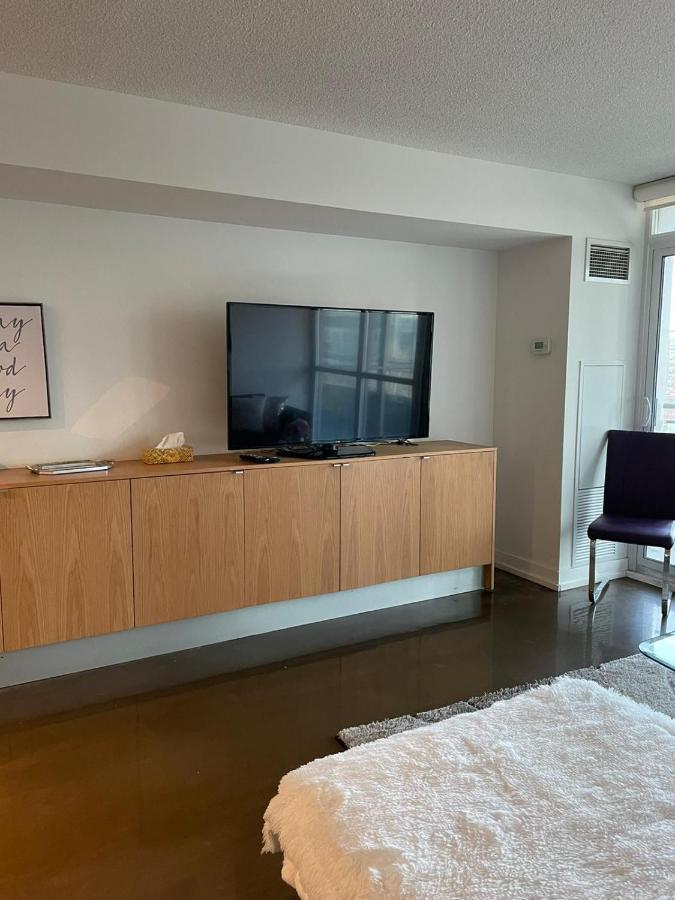 Toronto Downtown Luxurious Stylish 3 Bedroom 3 Bath 2 Balconies Near Rogers Centre Lakeview Condo エクステリア 写真