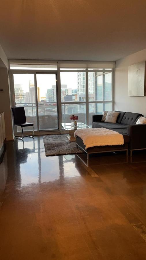 Toronto Downtown Luxurious Stylish 3 Bedroom 3 Bath 2 Balconies Near Rogers Centre Lakeview Condo エクステリア 写真