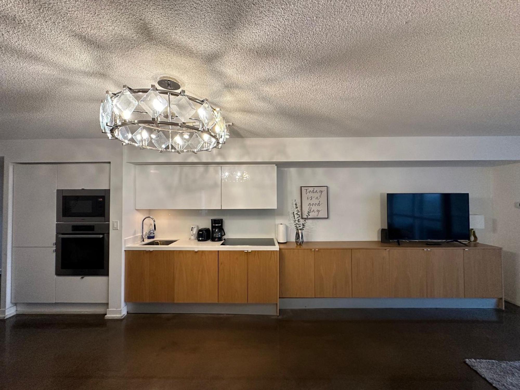 Toronto Downtown Luxurious Stylish 3 Bedroom 3 Bath 2 Balconies Near Rogers Centre Lakeview Condo エクステリア 写真