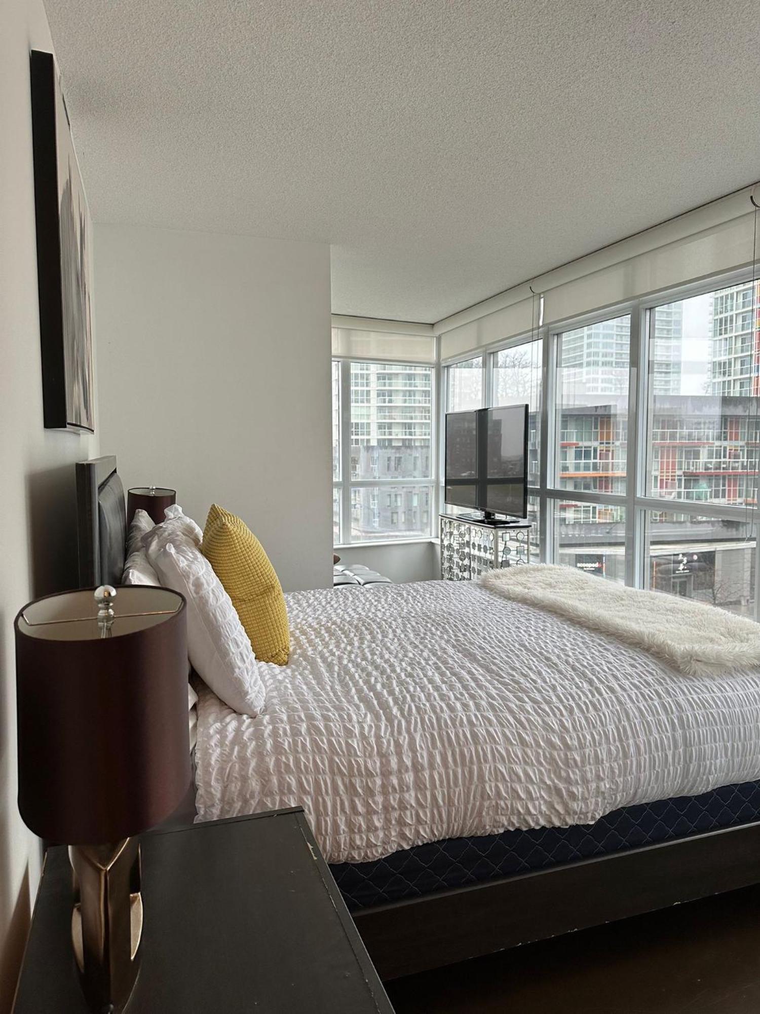 Toronto Downtown Luxurious Stylish 3 Bedroom 3 Bath 2 Balconies Near Rogers Centre Lakeview Condo エクステリア 写真